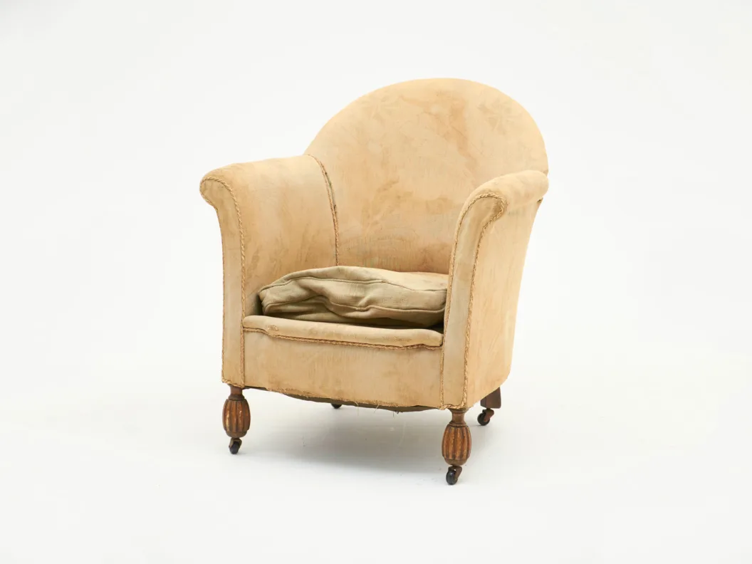 Chair with castors